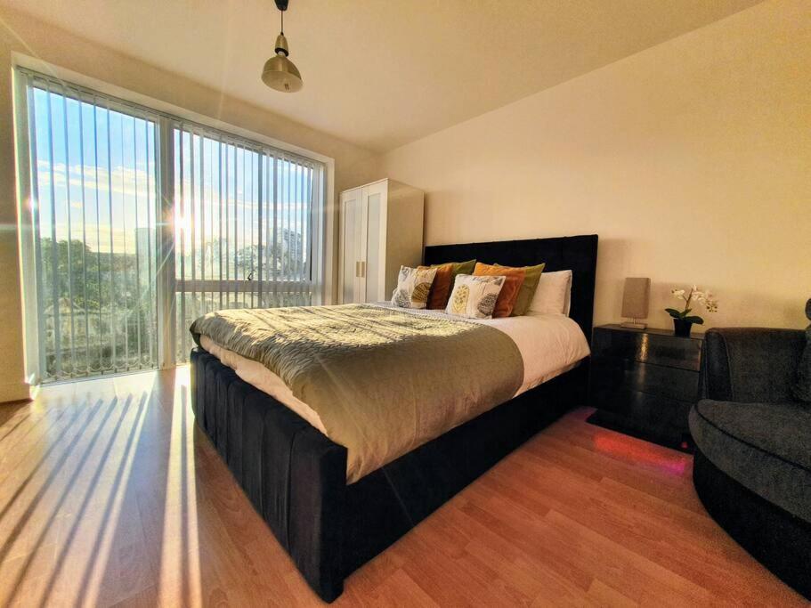 Contemporary Modern Studio Apartment - City Centre 伯明翰 外观 照片