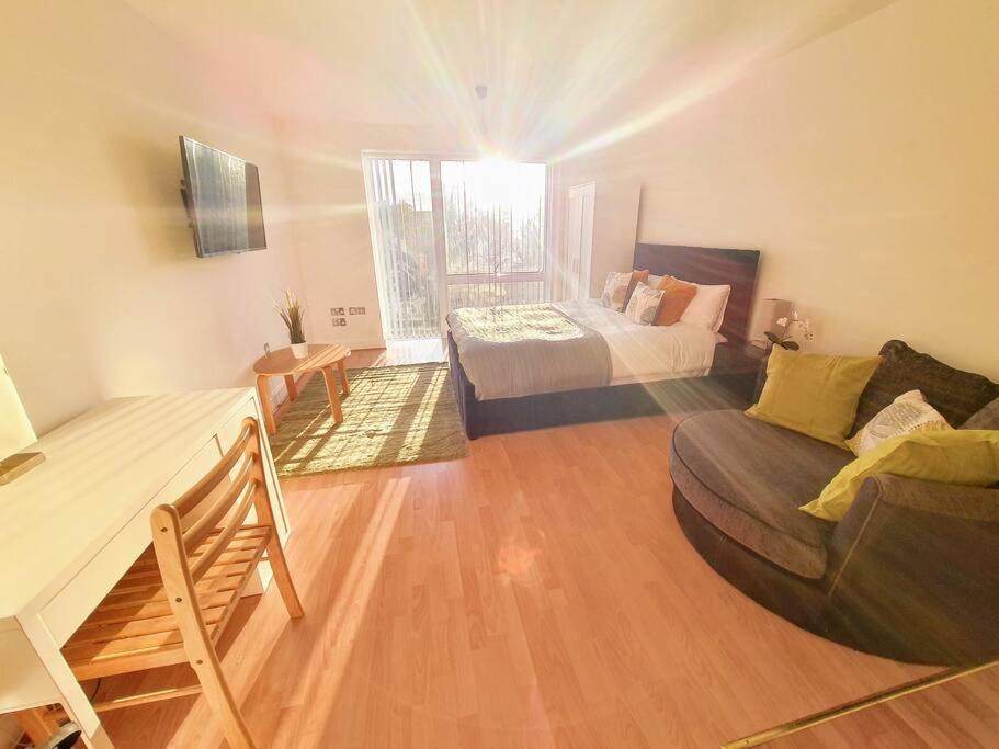 Contemporary Modern Studio Apartment - City Centre 伯明翰 外观 照片