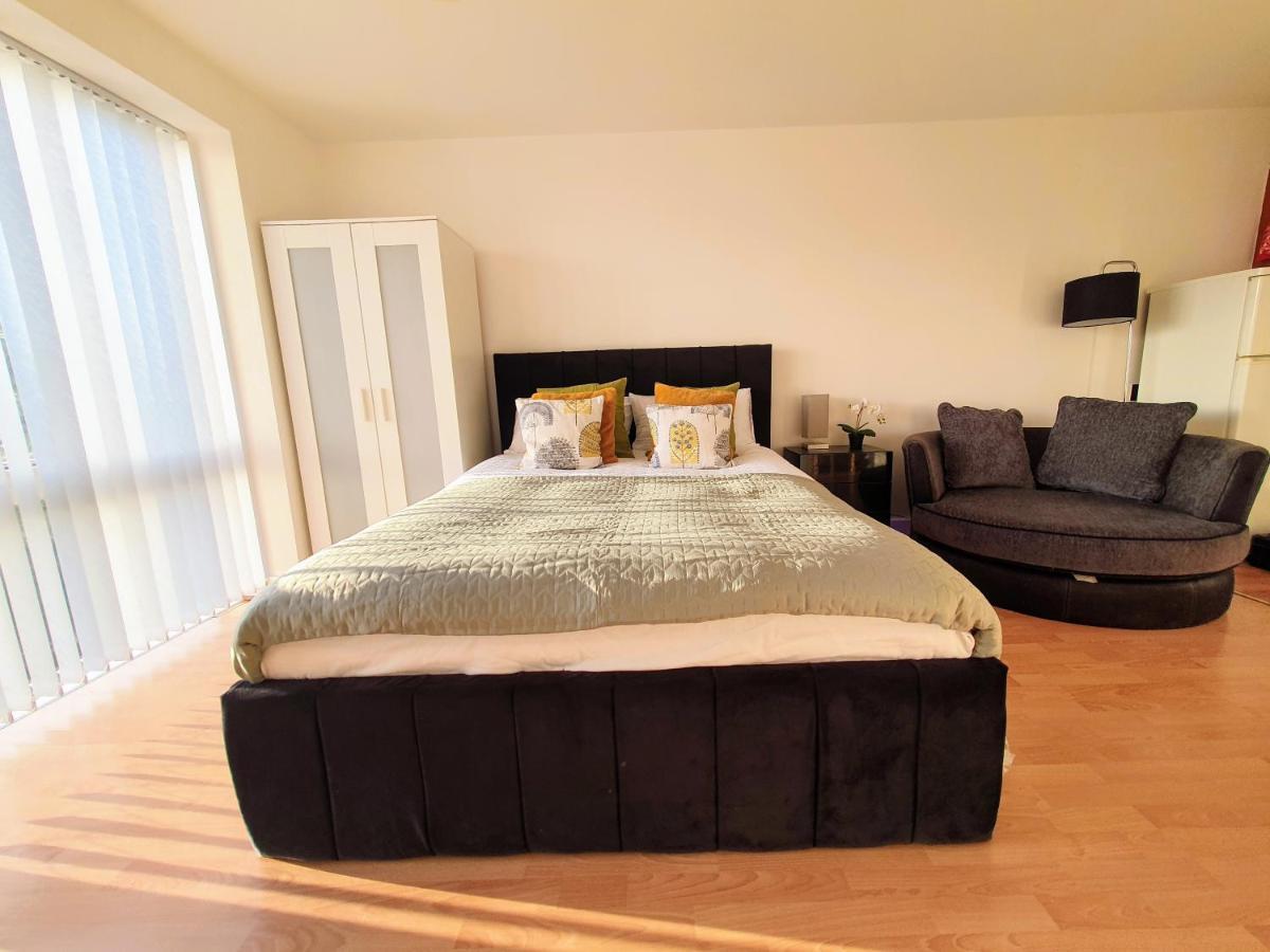 Contemporary Modern Studio Apartment - City Centre 伯明翰 外观 照片